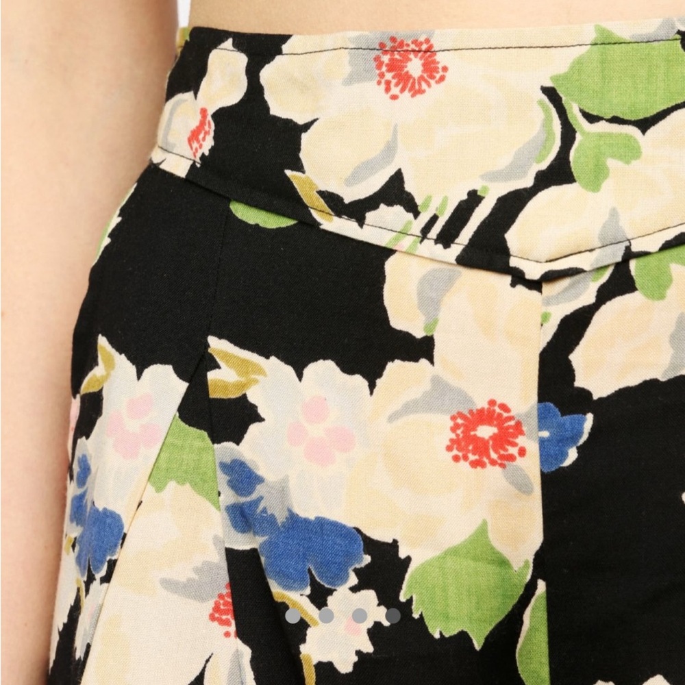 Kimchi Blue Floral High Waisted Culotte Shorts. - Picture 3 of 8